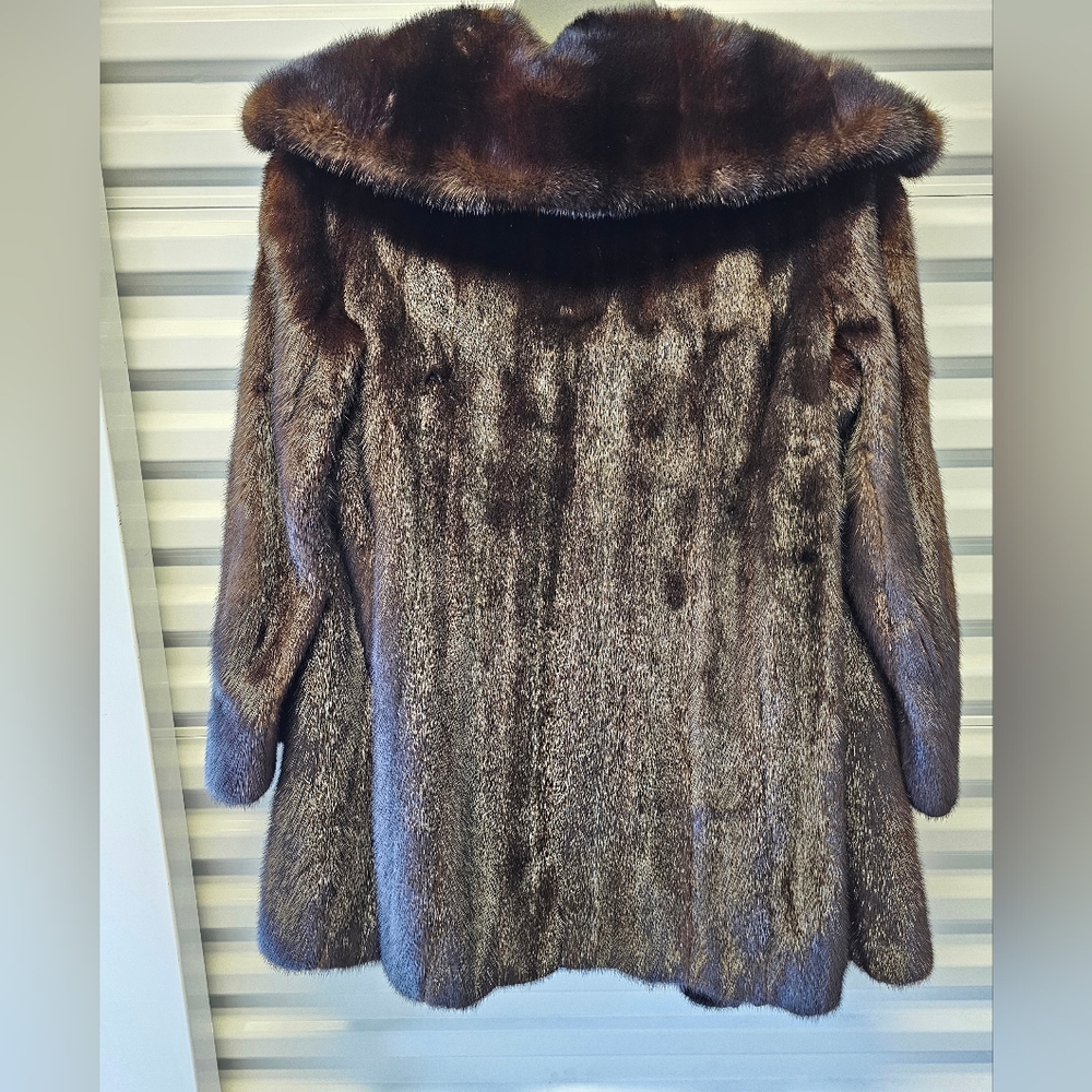GORGEOUS SOFT Dark Brown FEMALE Ranch Fine Mink Fur Stroller Coat SIZE: MED-LARG - Picture 2 of 5